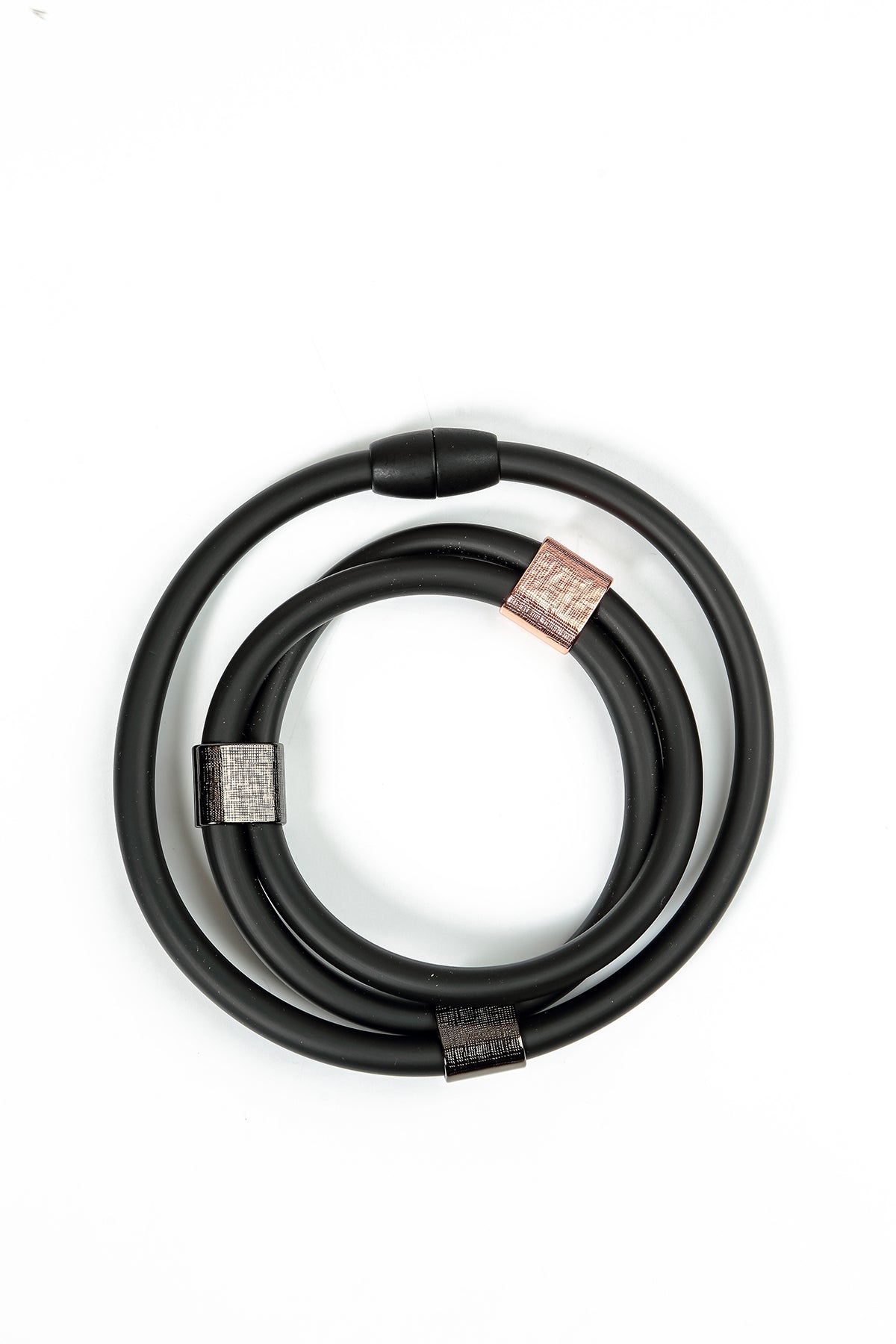 Collier en caoutchouc noir Noir Balance