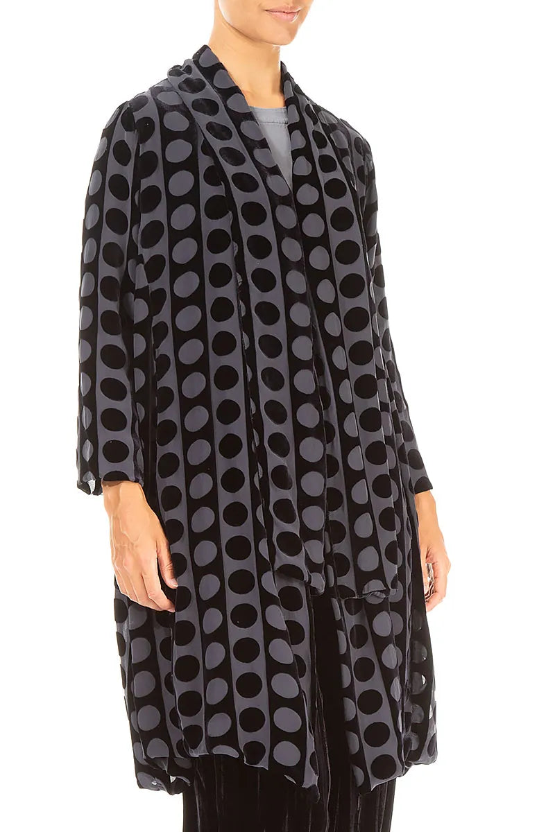 Veste en velours de soie bleu ardoise à lignes bulles dévorées ouverte