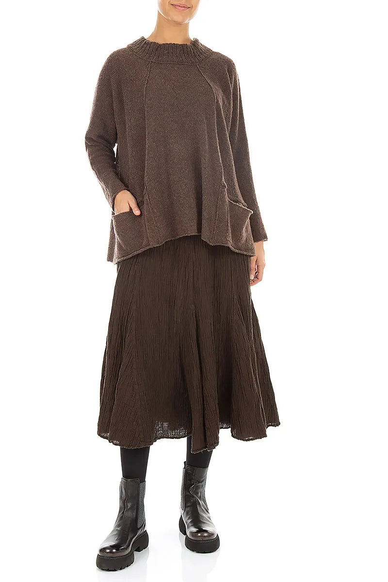 Brauner Wollpullover mit Rippkragen