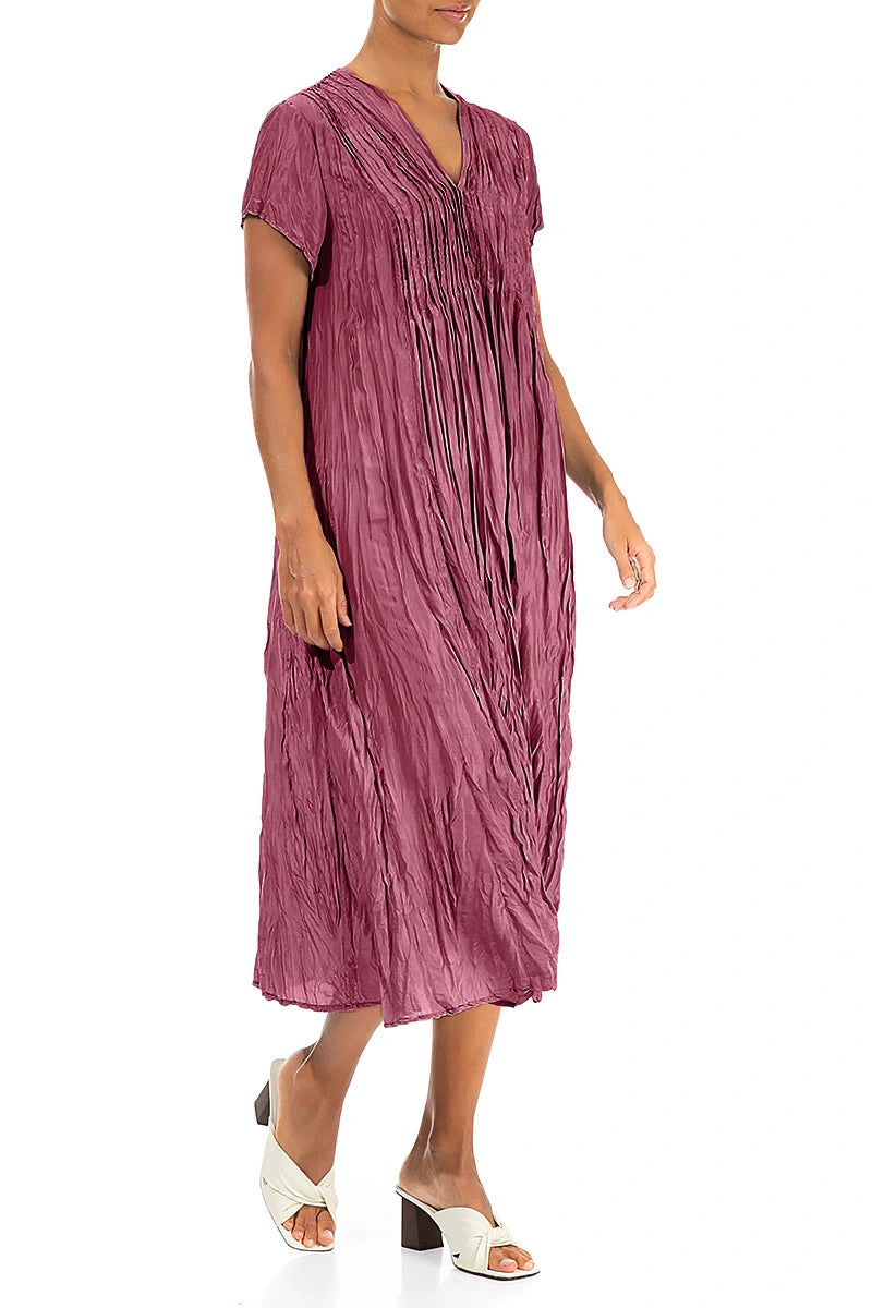 Romantisches Kleid aus reinseidenem Crêpe mit antiken Rubinen