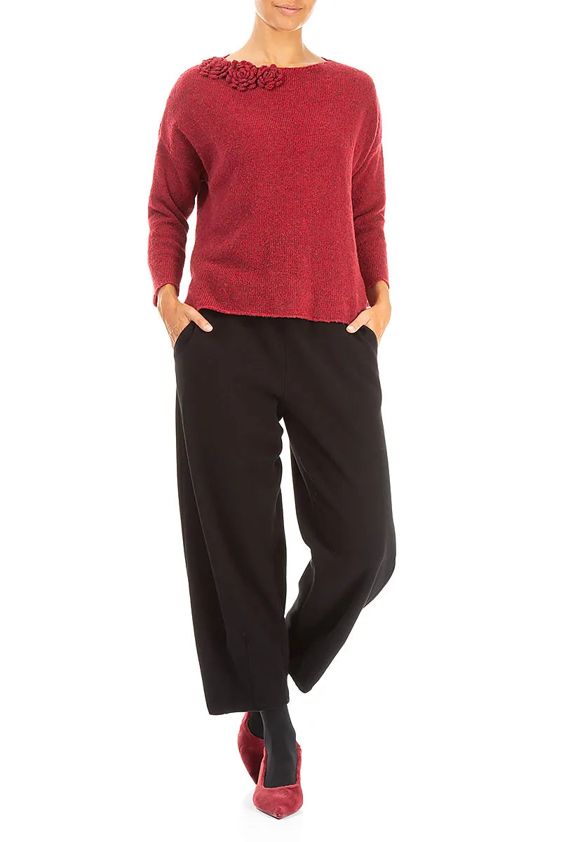 Rosettenfarbener Wollpullover in Rubinrot