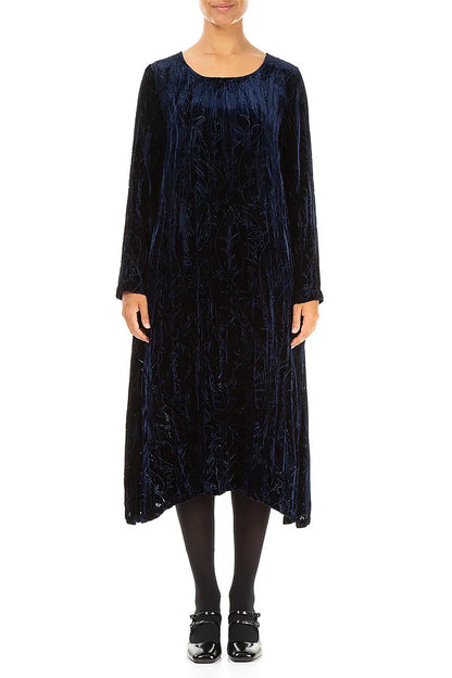 Robe en velours de soie froissé bleu royal dévoré à plumes