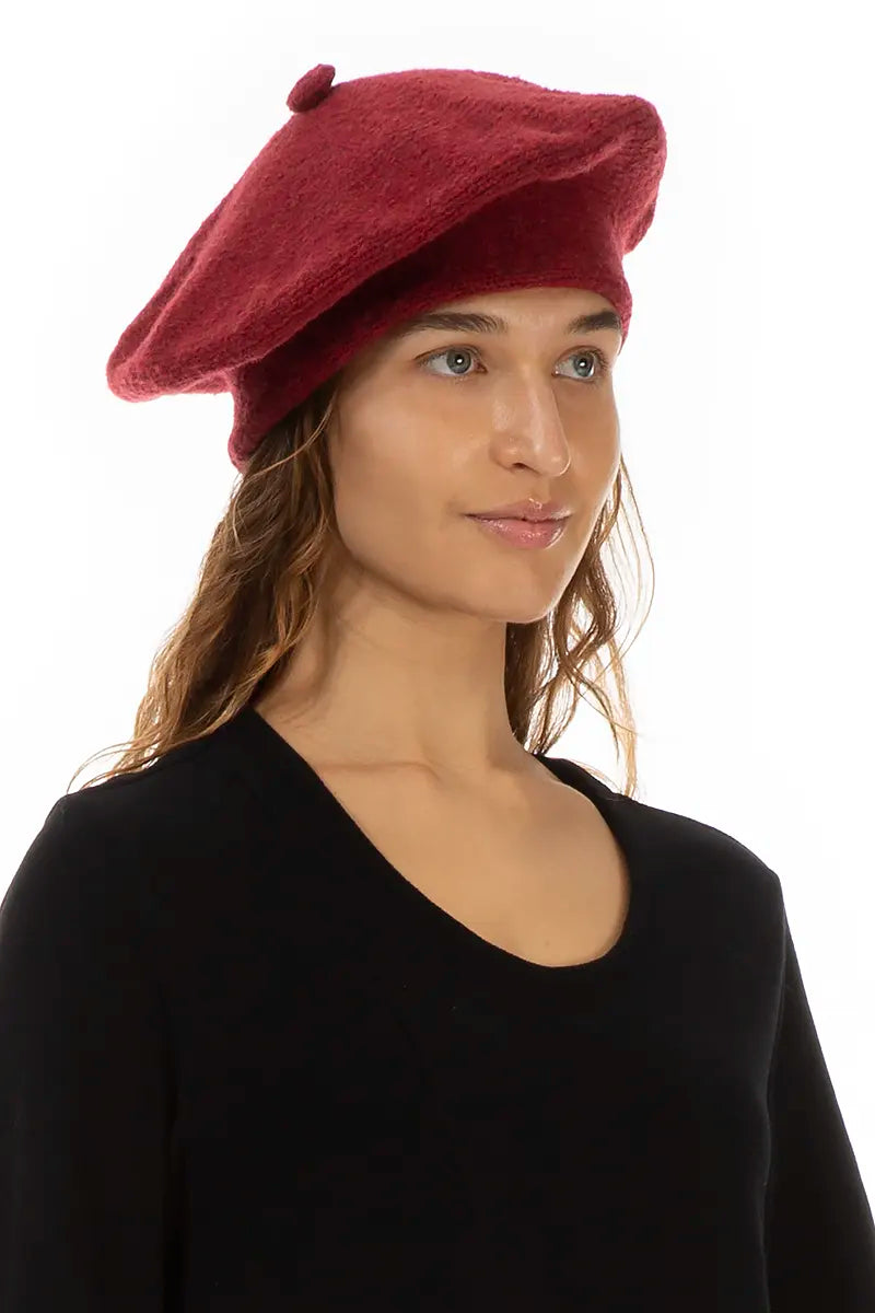 Béret en laine tricotée rouge rubis