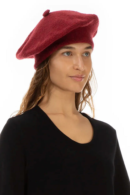 Béret en laine tricotée rouge rubis