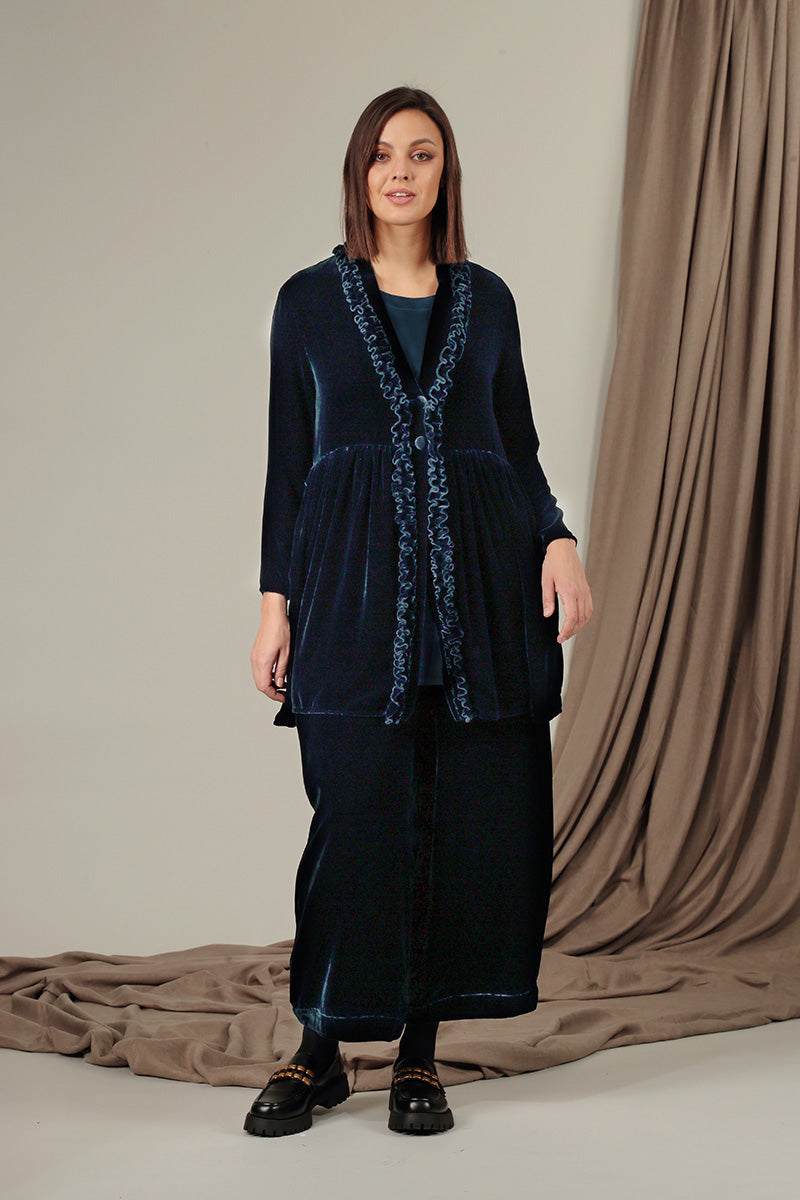 Veste en velours de soie bleu marine à volants