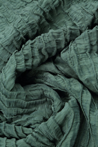 Seiden-Leinenjacke in Salbei mit abgerundetem Saum und Knittereffekt