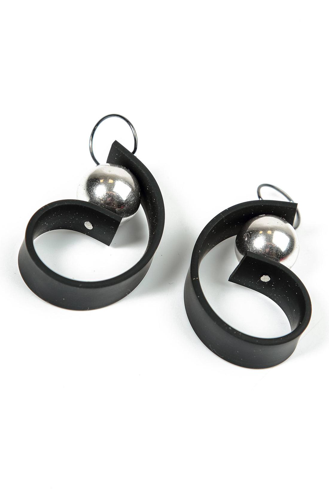 Sculpted Arc Black Rubber Earrings
