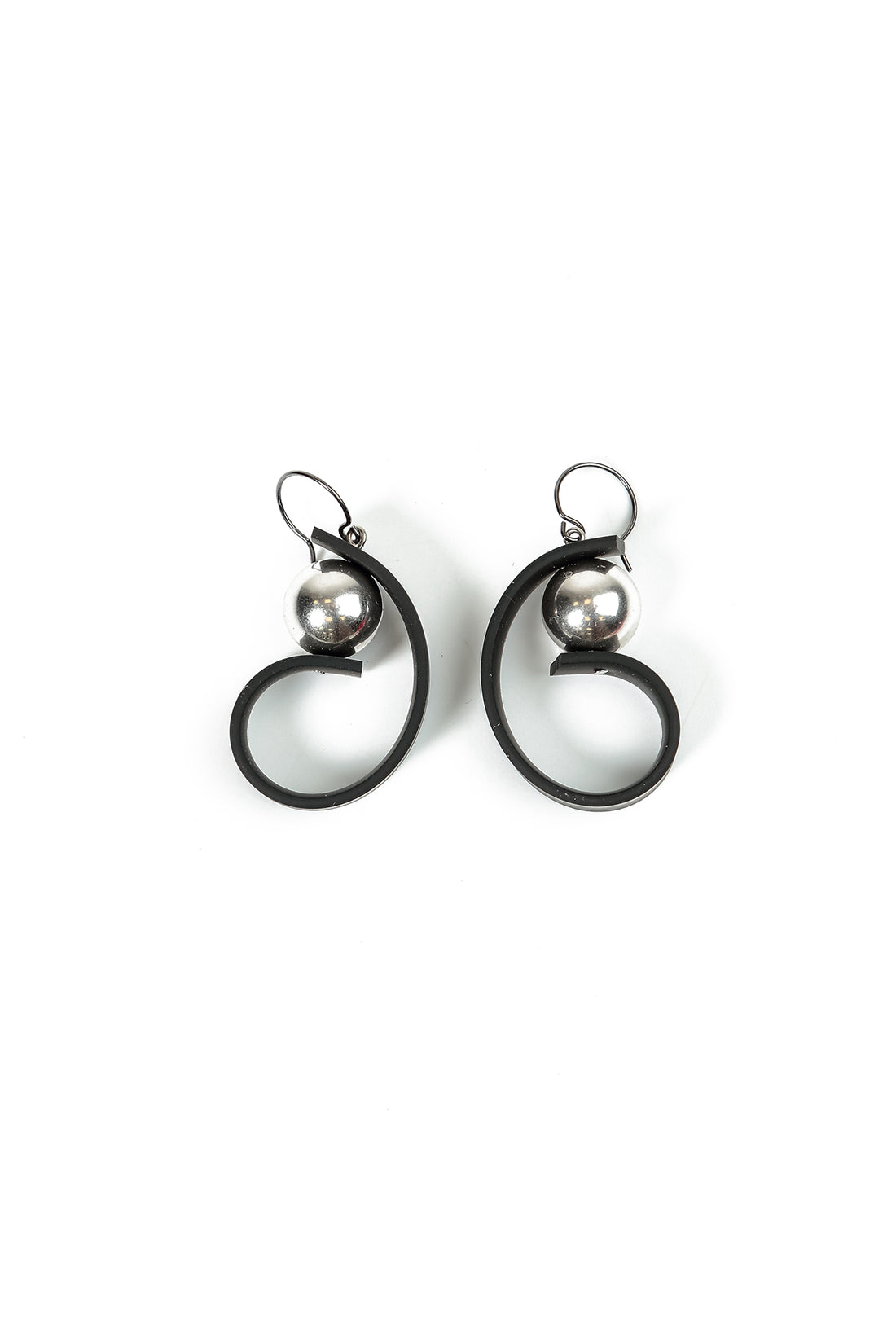 Sculpted Arc Black Rubber Earrings