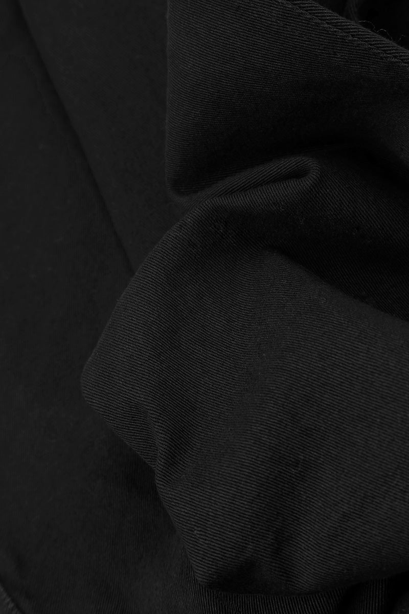 Taillierte schwarze Denimjacke aus Baumwolle