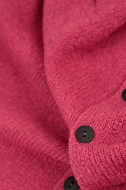 Kurze lockere Strickjacke aus Wolle in Beerenrosé