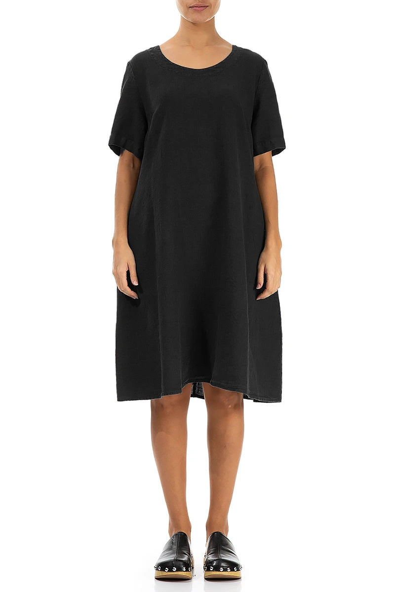 Robe en lin noir à manches courtes