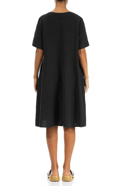 Robe en lin noir à manches courtes