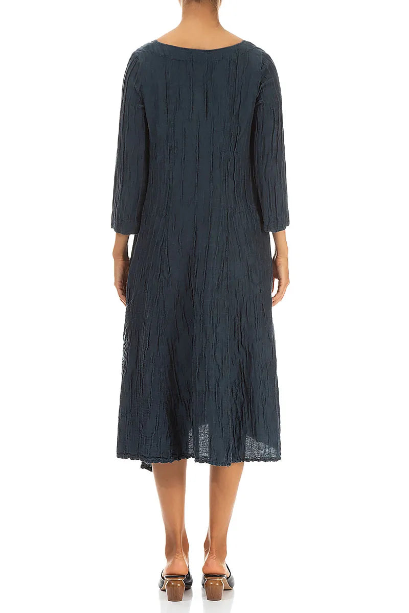 Robe en lin de soie bleu nuit froissée avec poches latérales