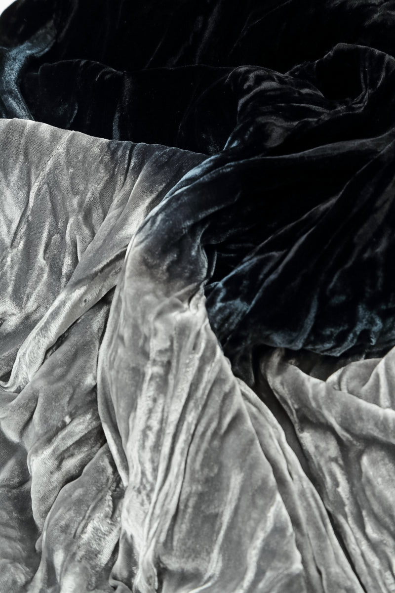 Robe droite ombrée en velours de soie argenté