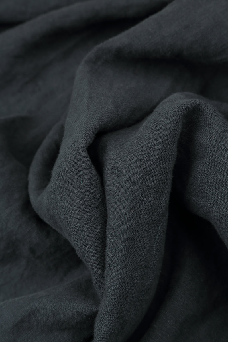 Robe en lin col V souple coloris graphite