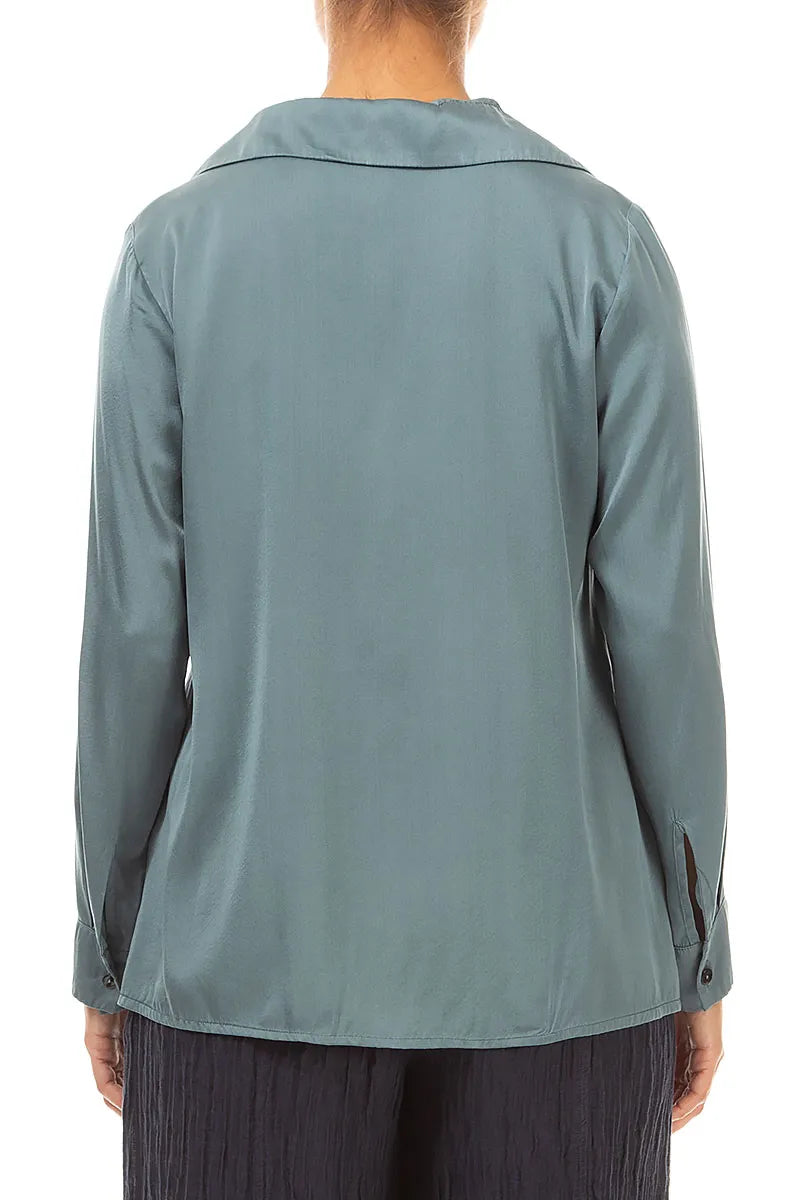 Chemise en soie gris ardoise à la coupe souplement structurée