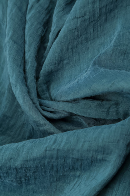 Strukturiertes Seidenkleid mit eckigem Ausschnitt in Dunkeltürkis