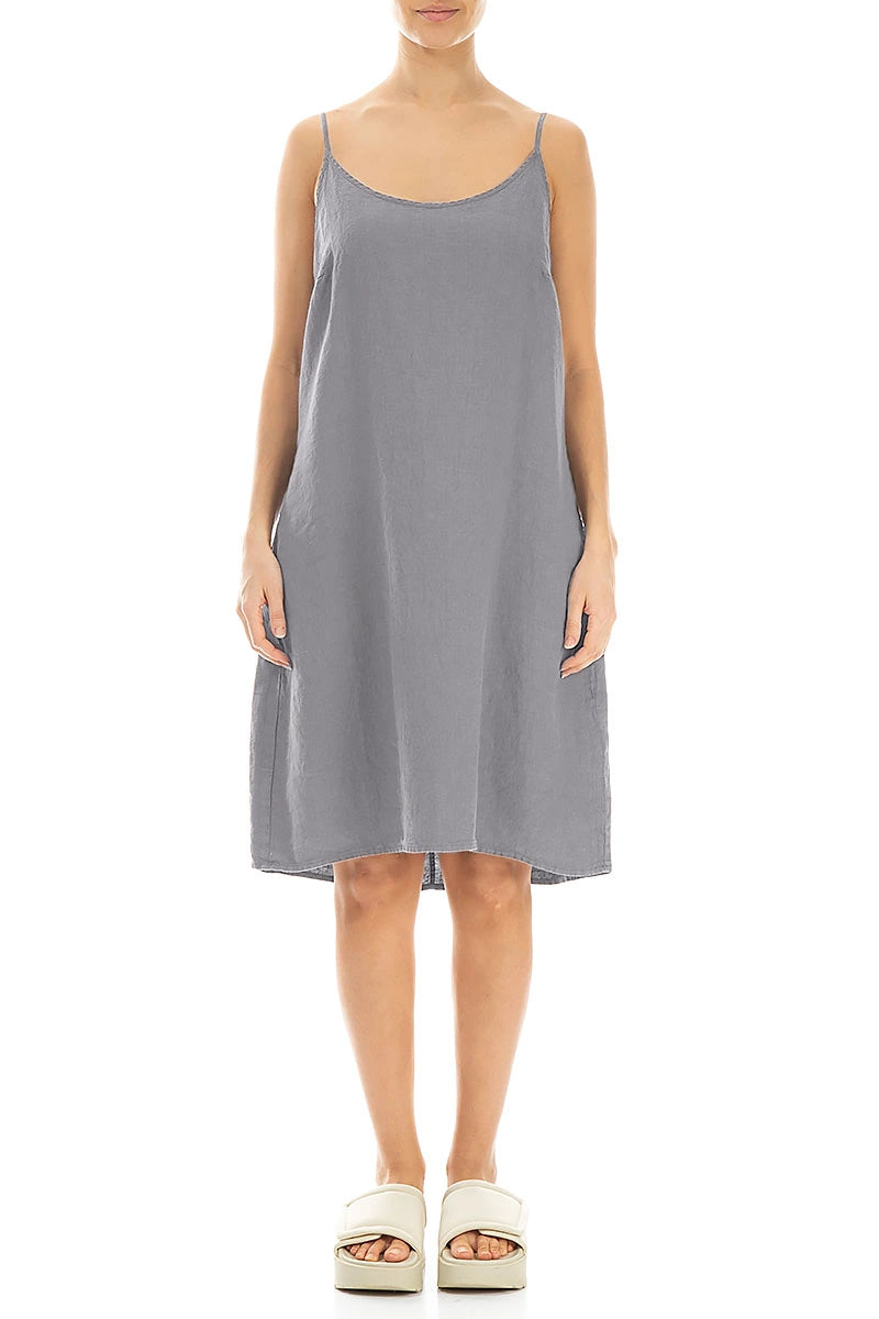Robe en lin gris clair à fines bretelles