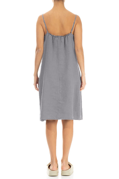 Robe en lin gris clair à fines bretelles