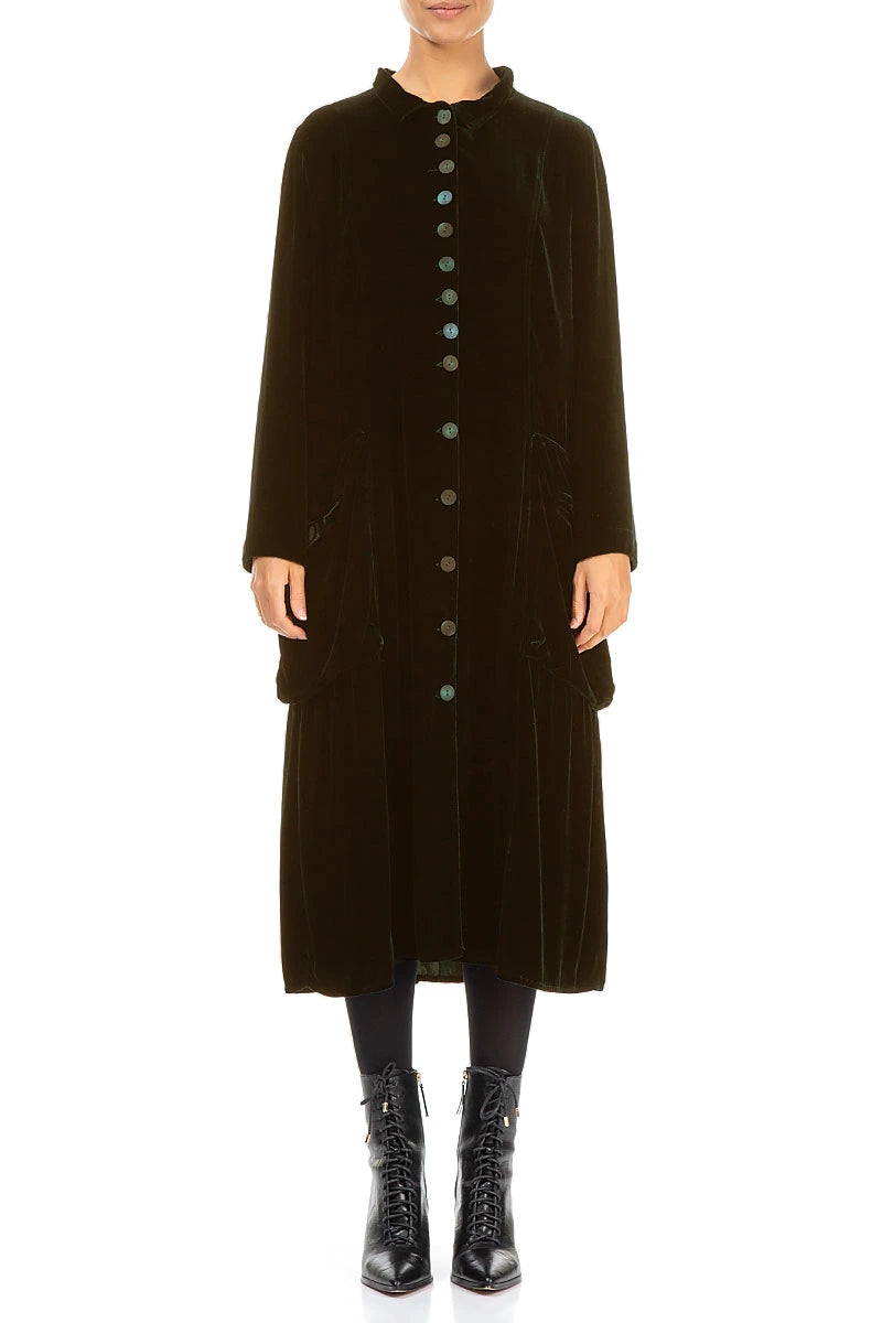 Veste longue élégante en velours de soie couleur brume de forêt