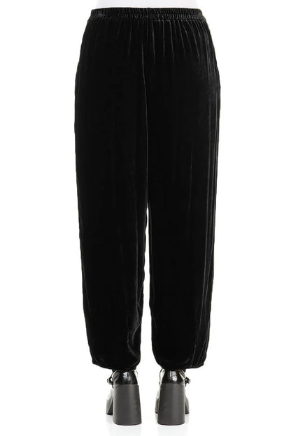 Pantalon fuselé en velours de soie noir