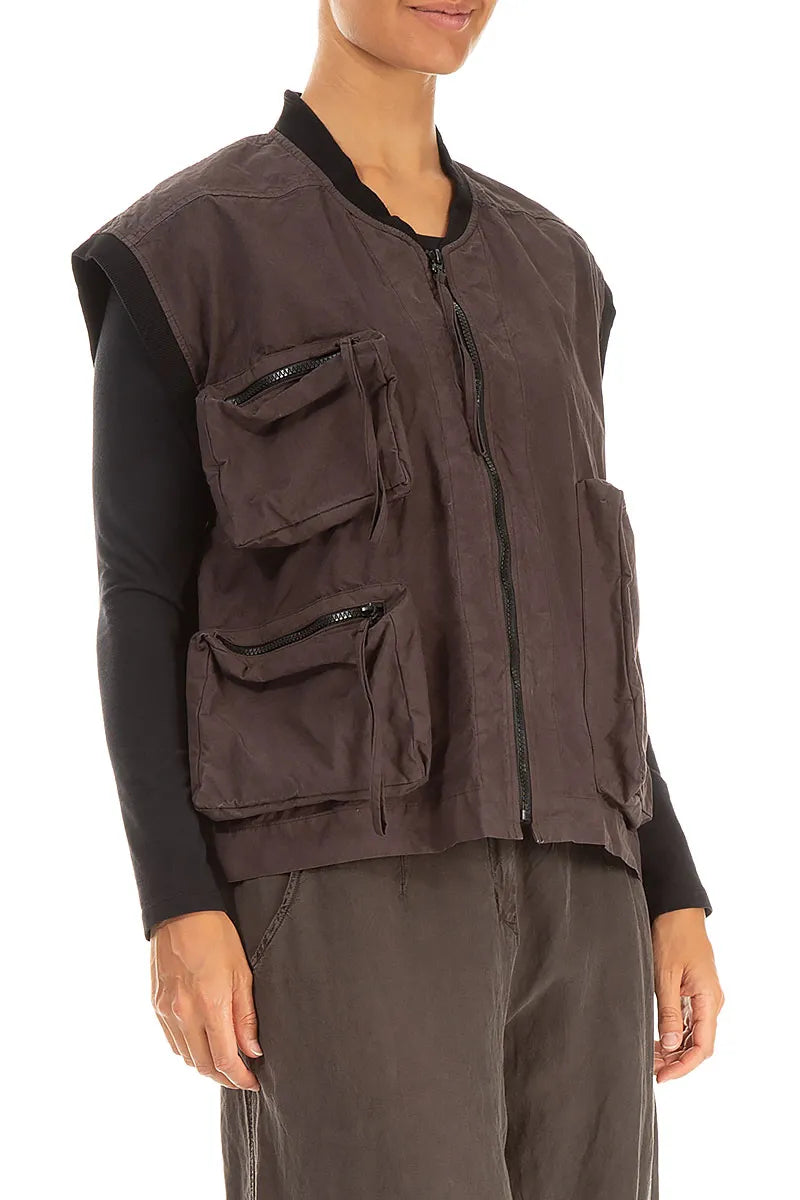 Drei-Taschen-Weste aus waldbraunem Baumwollstoff