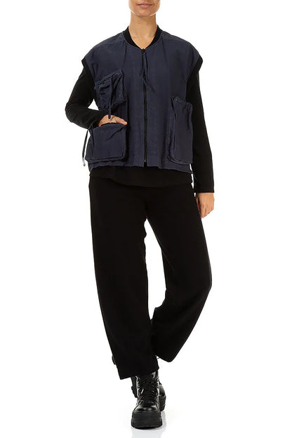 Drei-Taschen-Weste aus schieferblauem Baumwollgewebe