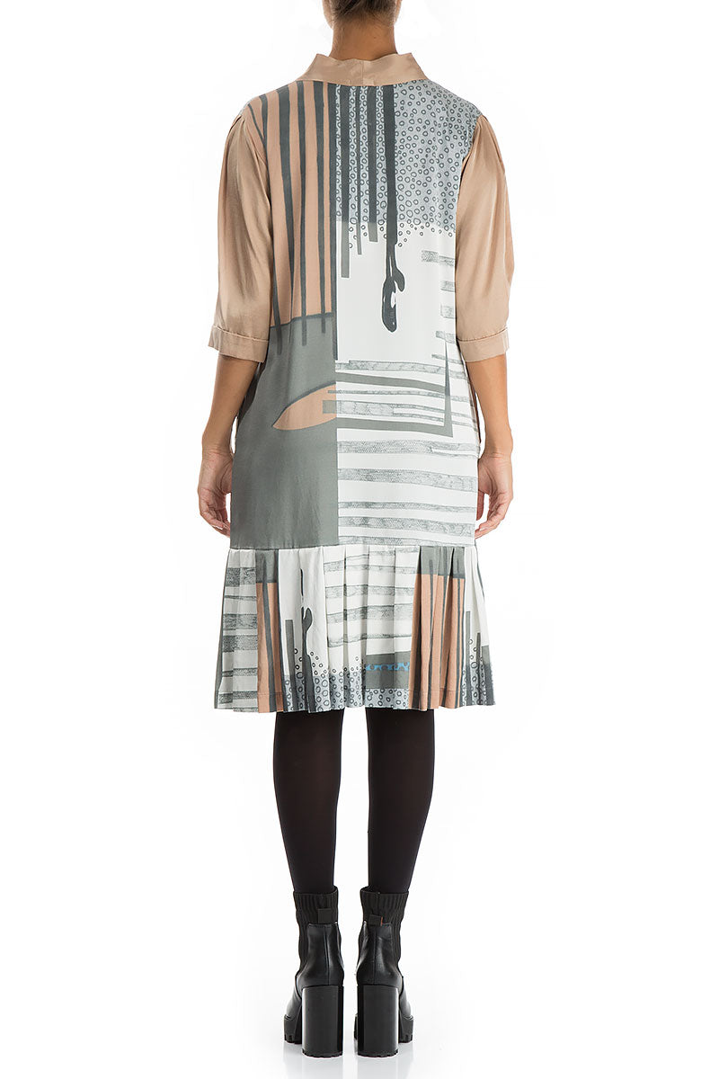 Robe en soie à imprimé moderne et col à nouer