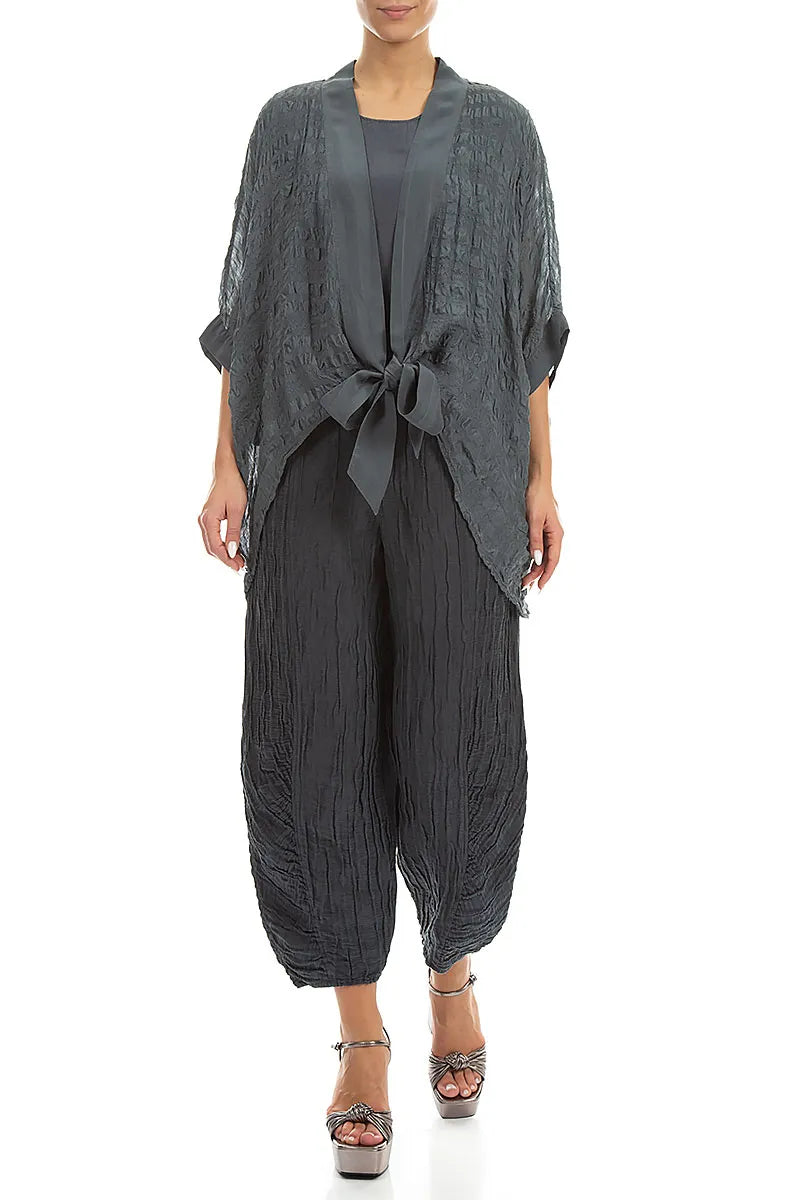 Jacke aus grauer, strukturierter Seide zum Binden