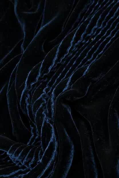 Veste en velours de soie bleu royal à fermeture rentrée sur le devant