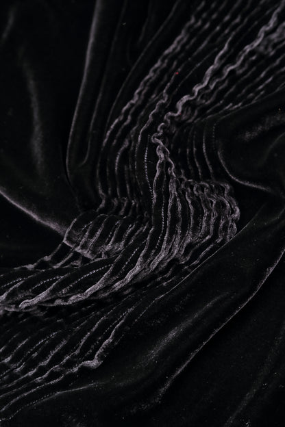 Chemisier en velours de soie bleu ardoise à plis sur le devant