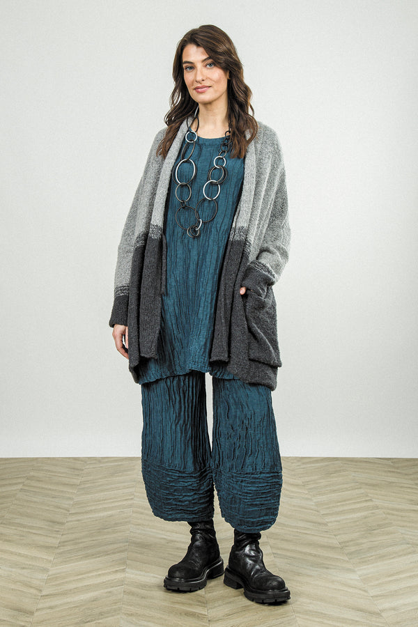Zweifarbige Strickjacke aus Wolle in Hellgrau