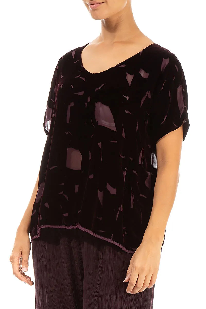 Chemisier en velours de soie bordeaux à motif et col en V