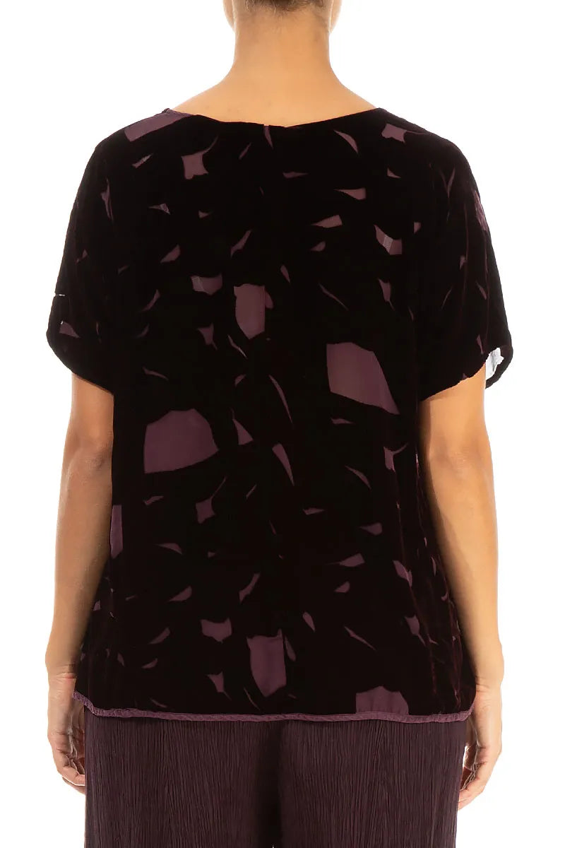 Chemisier en velours de soie bordeaux à motif et col en V