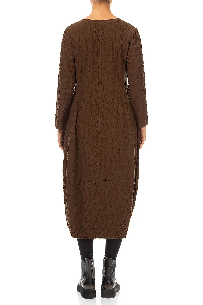 Robe en soie et bambou plissée à col en V Brun truffe