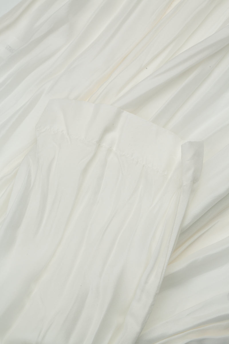 Weiße geknitterte Tunika aus reiner Seide