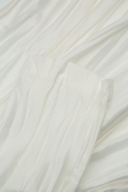 Weiße geknitterte Tunika aus reiner Seide