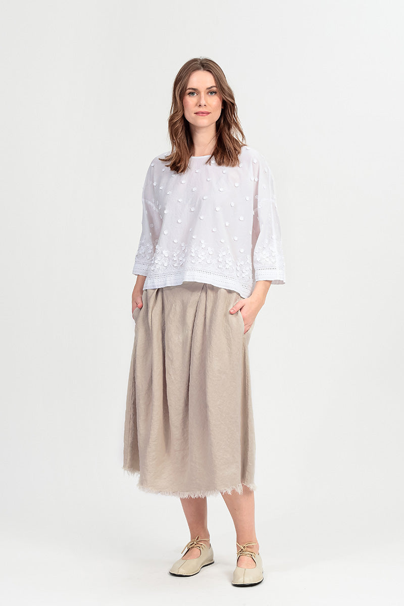 Weiße Bluse aus Baumwolle mit Blumenstickerei