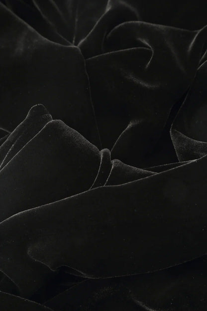 Pantalon fuselé en velours de soie noir