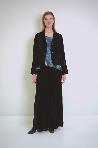 Veste en velours de soie bleu royal à fermeture rentrée sur le devant